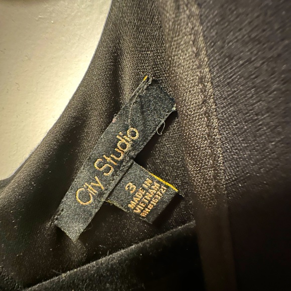 Black formal dress - Picture 3 of 3